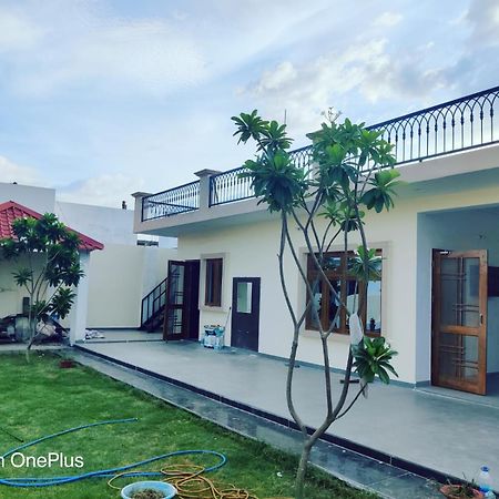 Вилла Osho Lifestyle Лакхнау Экстерьер фото